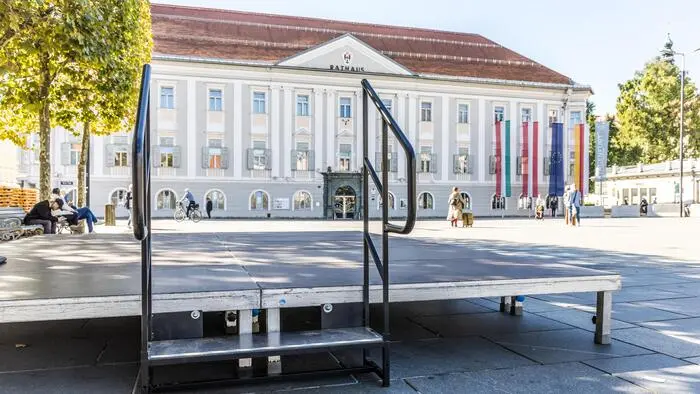 Vor allem im Sommer artete die Eventflut am Neuen Platz aus, lautet die Kritik
