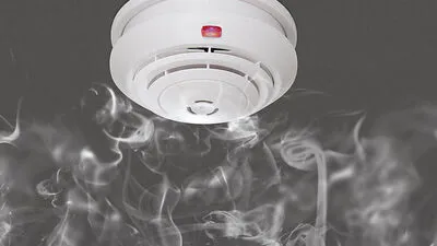 Die Feuerwehr gibt keine Aufträge zur Überprüfung der Rauchmelder