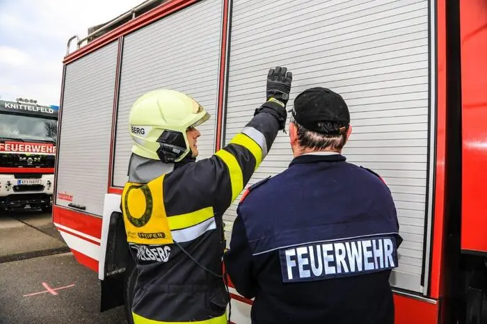 Der Bewerb gliedert sich in einen theoretischen und einen praktischen Teil.