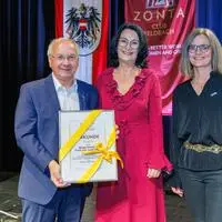 Bürgermeister Josef Ober, Diana Lutterschmied und Bettina Habel