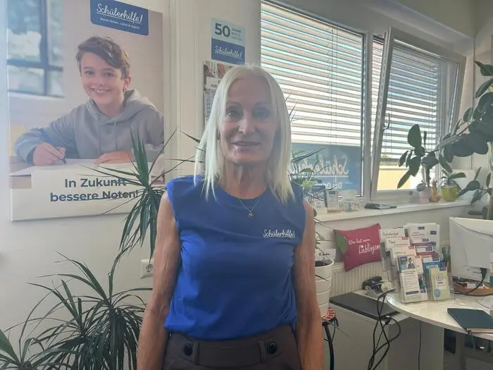 Inge Eichmann ist pensionierte Lehrerin und gibt seit sieben Jahren Nachhilfe in den Fächern Mathematik und Deutsch