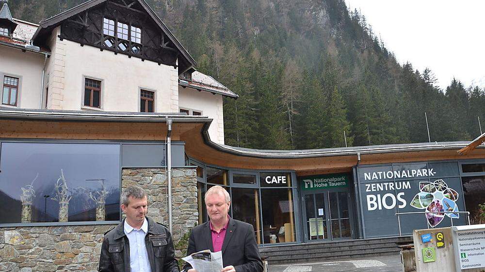 Bürgermeister Günther Novak und sein Vize Anton Glantschnig initiierten Unterschriftenaktion zur Erhaltung der Nationalpark-Verwaltung