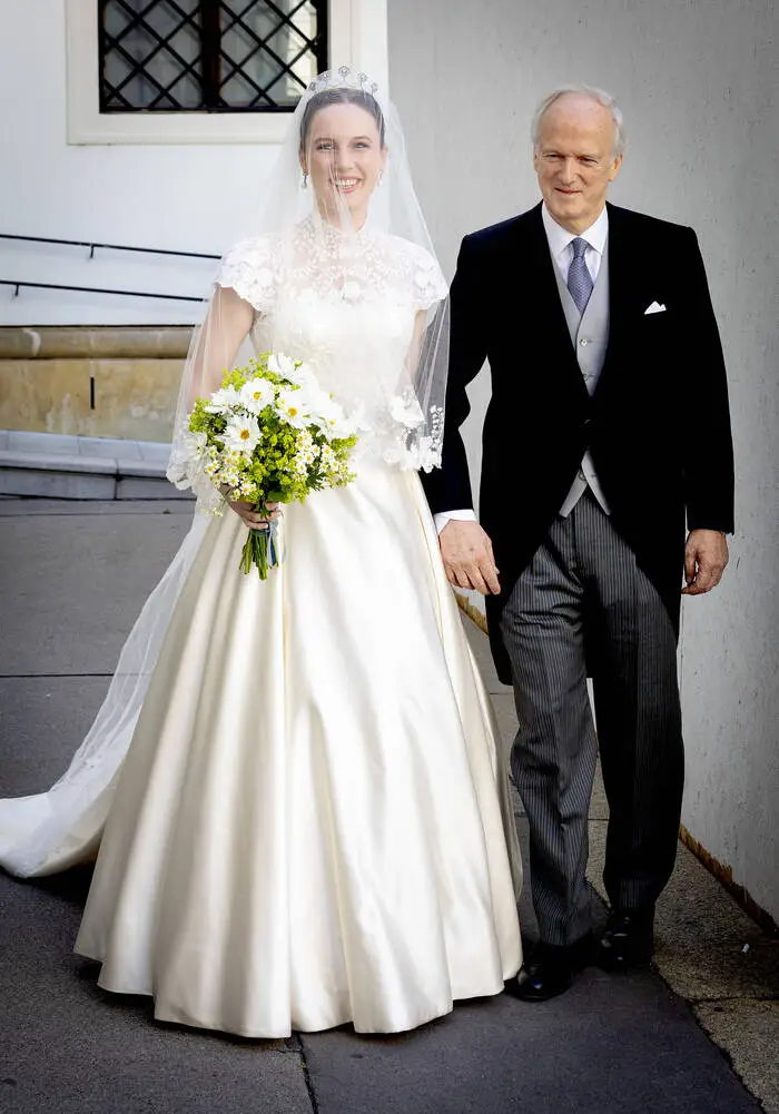 Die Braut Isabel von Habsburg-Lothringen und ihr Vater, Simeon von Habsburg-Lothringen, Erzherzog von Österreich