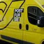 ABD0077_20180807 - WIEN - ÖSTERREICH: Logo der Post AG auf einem Fahrzeug am Dienstag, 07. August 2018, in Wien. In der Österreichischen Post laufen Verhandlungen über die Vier-Tage-Woche. - FOTO: APA/HANS PUNZ