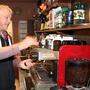Hermann Mikula sperrt sein Cafe wieder auf