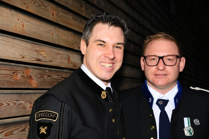 Kapellmeister Ewald Dörflinger und sein Stellvertreter Markus Kreuzer spannten einen sehr harmonischen musikalischen Bogen, der – einer Bergmannskapelle mehr als gerecht – mit dem Bergmanns- und Volksstück Steigermarsch seinen Anfang nahm.
