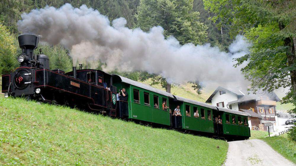 Die Feistritztalbahn dampft von Birkfeld nach Koglhof