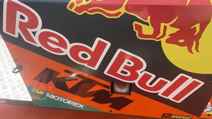 Von Rossi auf KTM - die Fans haben keine Kosten und Mühen gescheut, ihre Maschine umzurüsten