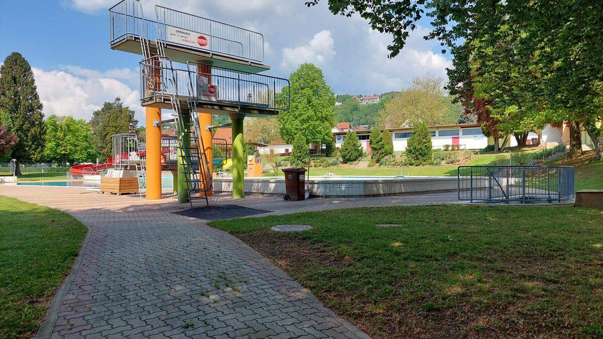 Die Sommersaisonkarte kostet im Freibad Hartberg 108 Euro