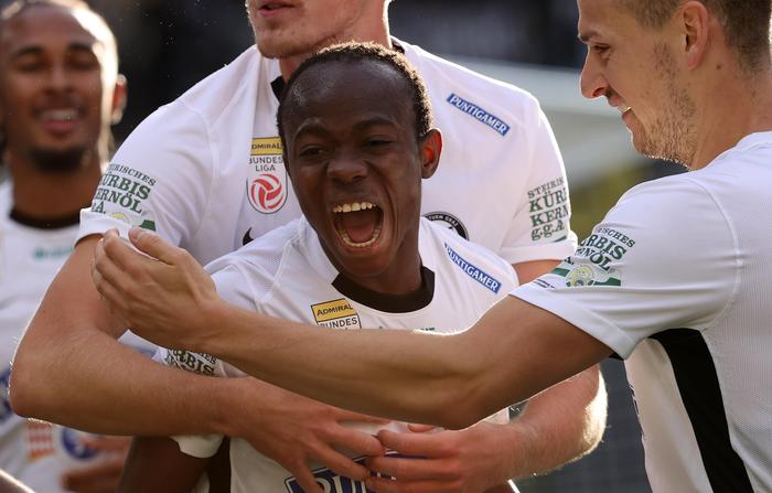 Malick Yalcouye freut sich über sein erstes Tor für den SK Sturm