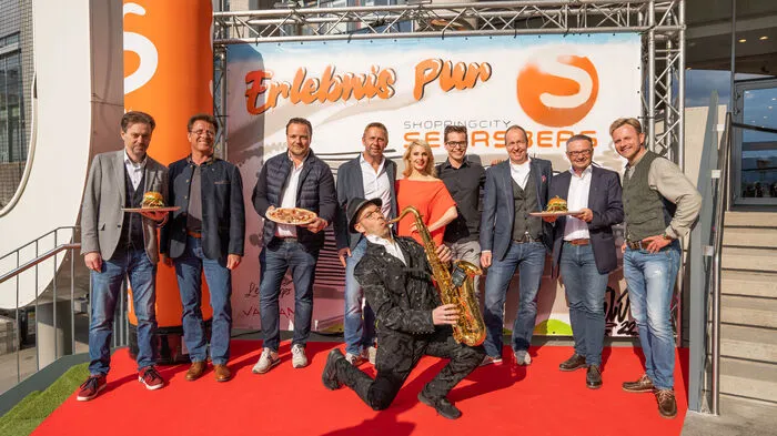 Die ShoppingCity Seiersberg setzt den Startschuss zu einer Erweiterung ihres Angebots für Gastronomie und Unterhaltung - mit der Eröffnung einer neuen Terrasse.