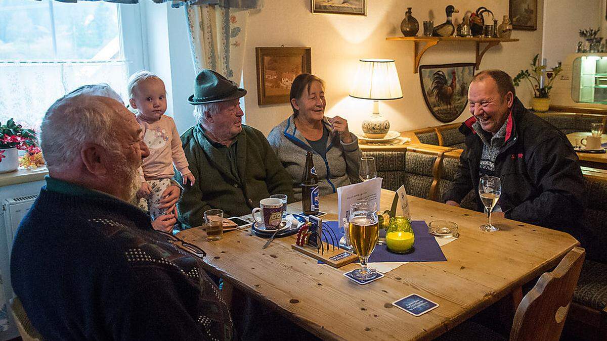 Am Stammtisch wird sogar wieder gelacht