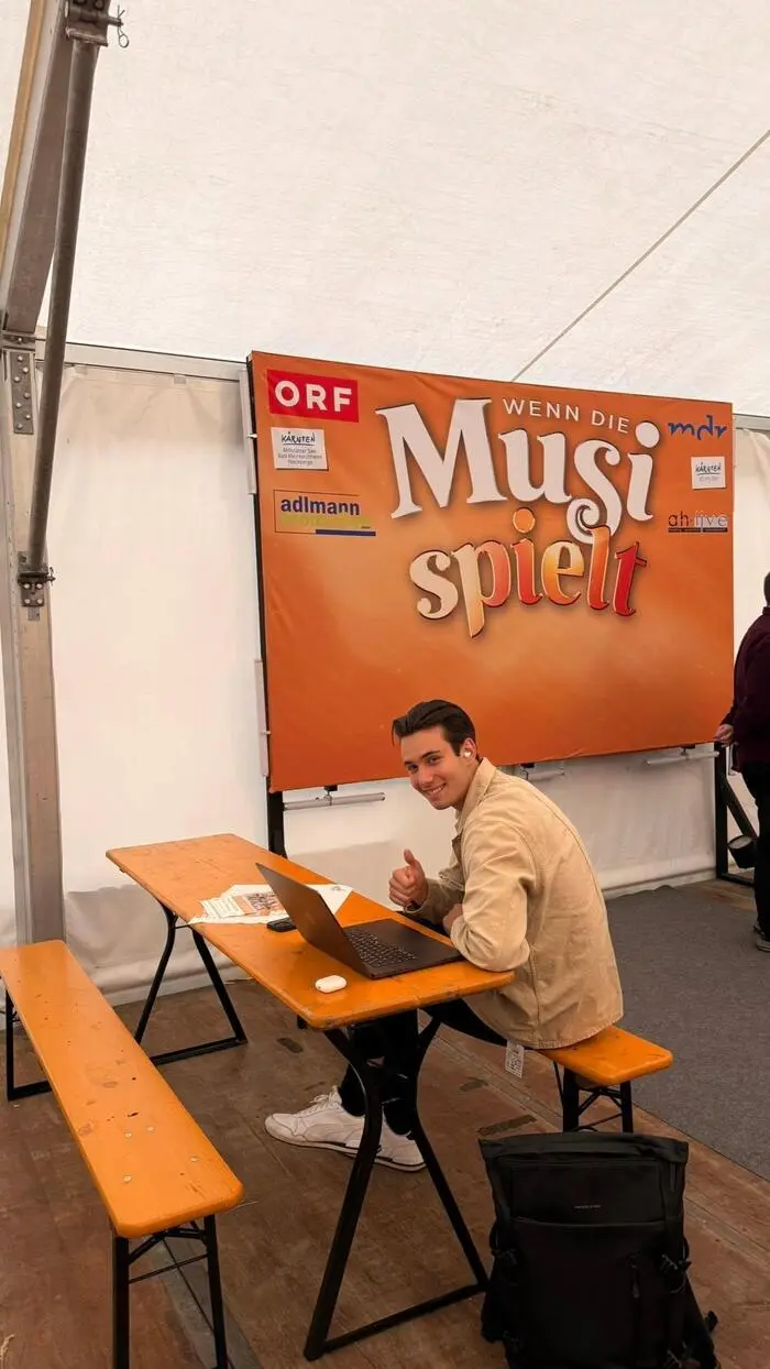 Nicolas Polesnig hinter den Kulissen von „Wenn die Musi spielt“