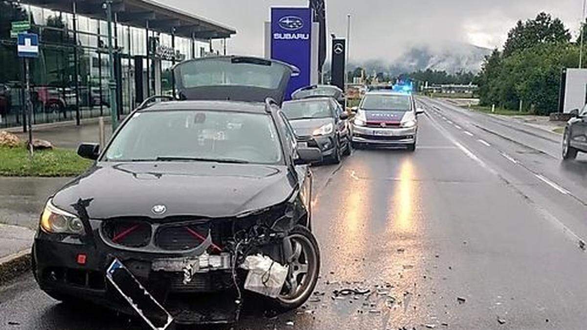 Zwei Autos kollidierten in Hönigsberg miteinander