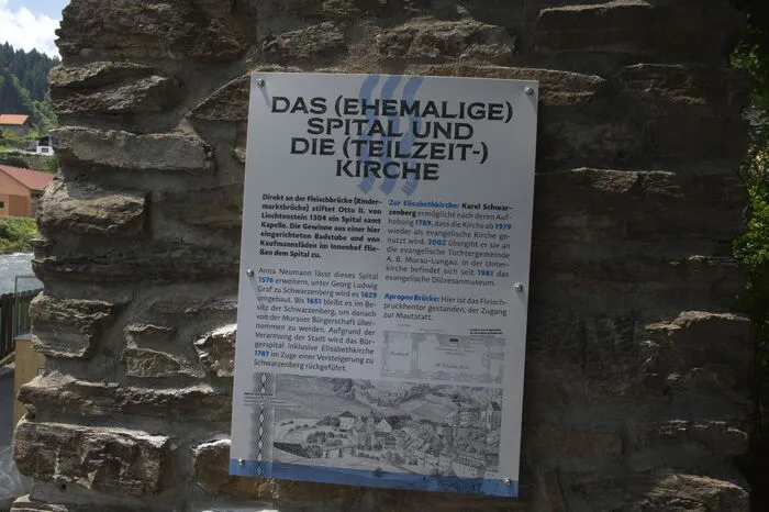 Klicken Sie sich durch die Bilder der Aufbauarbeiten!