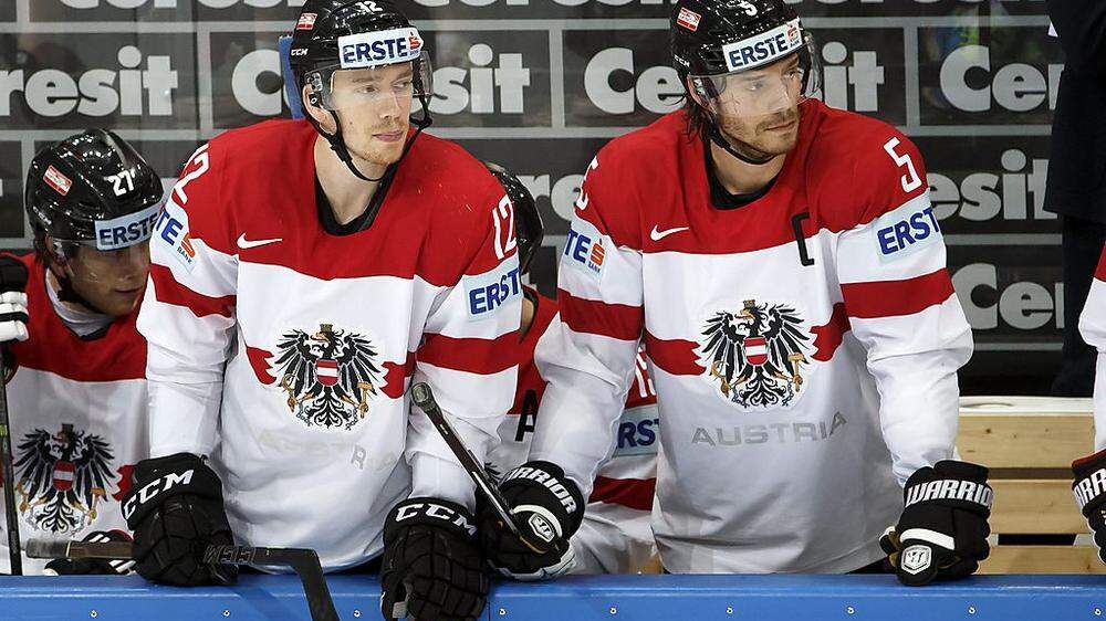 Bei der heurigen Eishockey-WM in Prag spielten  Michael und Thomas Raffl (rechts) noch unter einer Flagge. Zum ersten Bruder-Duell in der NHL könnte es am 7. November bei Winnipeg Jets gegen Philadelphia Flyers kommen