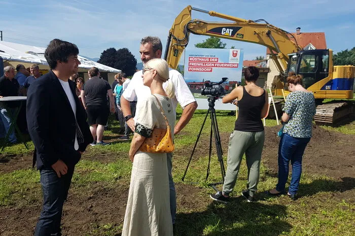Glückwünsche überbrachten auch die Landtagsabgeordneten Manuela Khom und Gabriele Kolar sowie Nationalrats-Kandidat Wolfgang Moitzi.