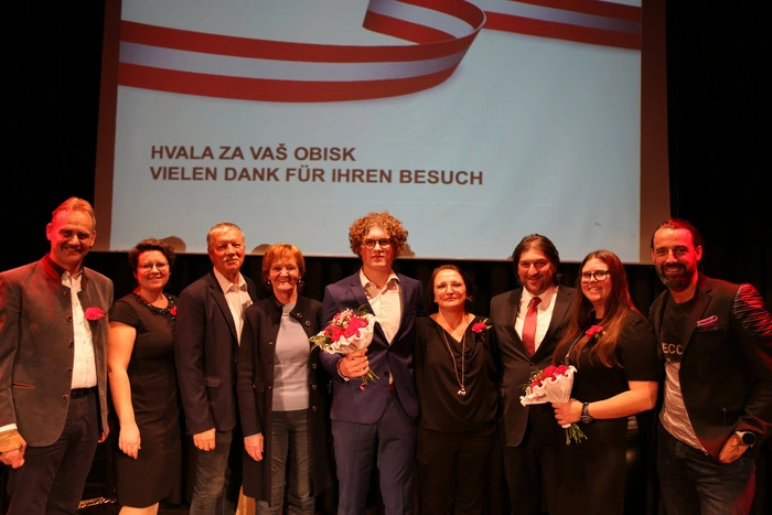 Unter den Gästen waren auch zahlreiche prominente Persönlichkeiten. 
