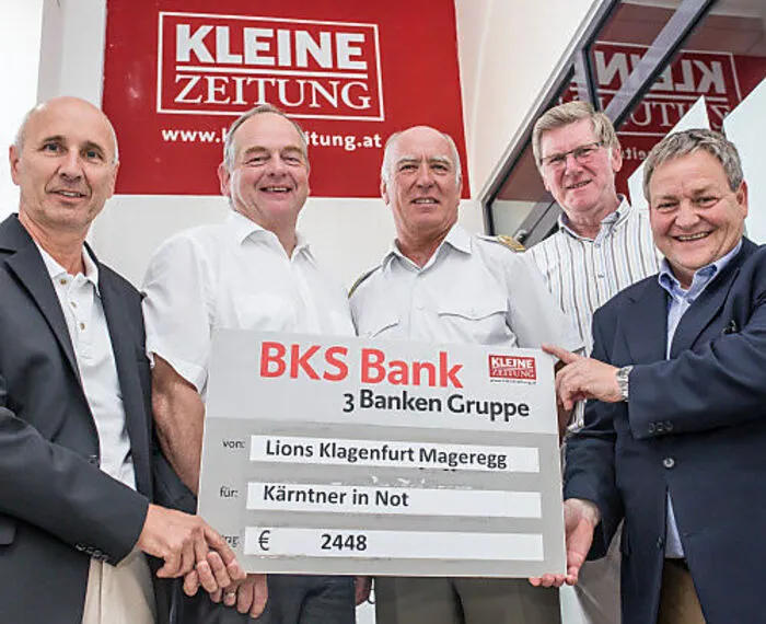 2448 Euro erspielte die Militärmusik bei einem Benefizkonzert des Lionsclubs Klagenfurt-Mageregg. Diese Summe wurde von den Lions auf 5000 Euro aufgestockt und ging an eine in Not geratene Familie.