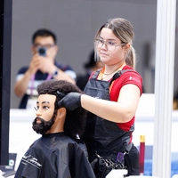 Voll in ihrem Element: Angelina Rainer ist erfolgreich bei den World Skills in Shanghai ins Rennen gegangen
