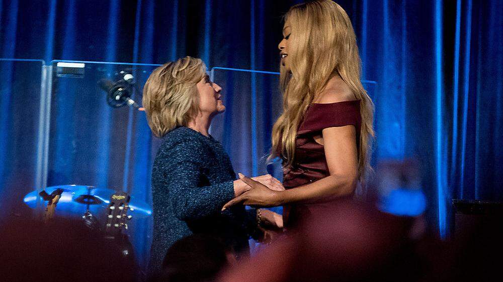 Hillary Clinton, Laverne Cox bei einer LGBT-Gala