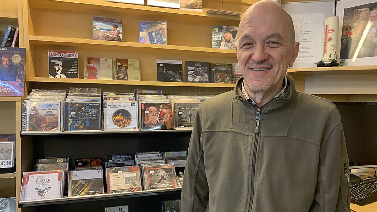 Noch rund 2500 Schallplatten und CDs hat Attila Pap noch in seinem Studio in Klagenfurt, das Ende März schließt
