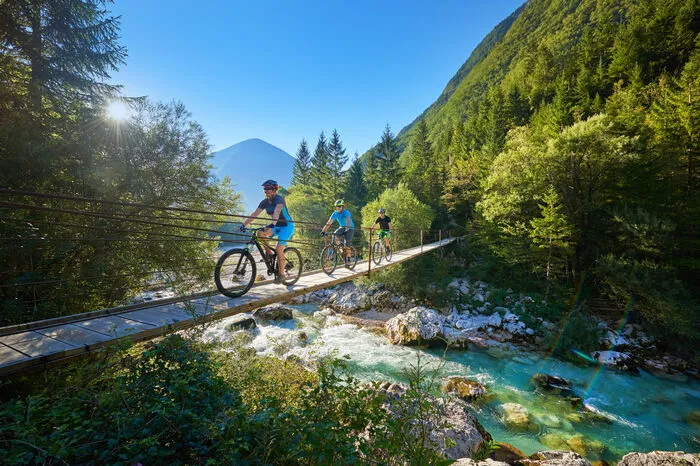 Die Kokra-Schlucht ist ein grüner Canyon mitten in Kranj, der Erholung und Entspannung bietet, nur wenige Meter vom regen Stadtleben entfernt.