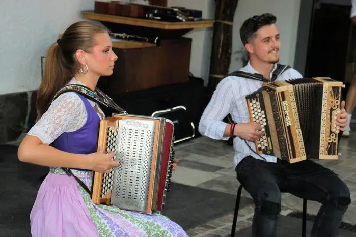 Am Mittwoch, 18. Juni, mit Beginn um 18 Uhr findet die vierte und letzte Open-Air-Veranstaltung der Musikschule im Gasthaus Schilcherhof statt.
