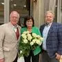 Bürgermeisterin Christine Siegel (M) mit Gemeinderat Eduard Fasching (l.) und ihrem Nachfolger Michael Karl (r.) bei ihrer letzten Gemeinderatssitzung