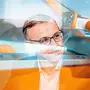 „Weißt du“, sagt Peugeot-CEO Alain Favey, „das ist nicht nur eine Innovation als Gimmick, als Spielerei. Das wird uns in die Post-2035-Ära bringen, so wichtig ist das für uns.“