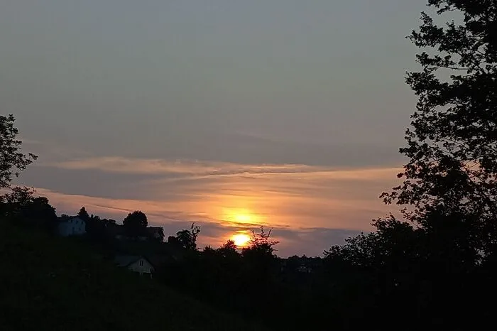 "Ein Tag beginnt mit einem wunderbaren Sonnenaufgang", schreibt Leserreporterin Johanna Huber aus St. Ulrich im Greith.