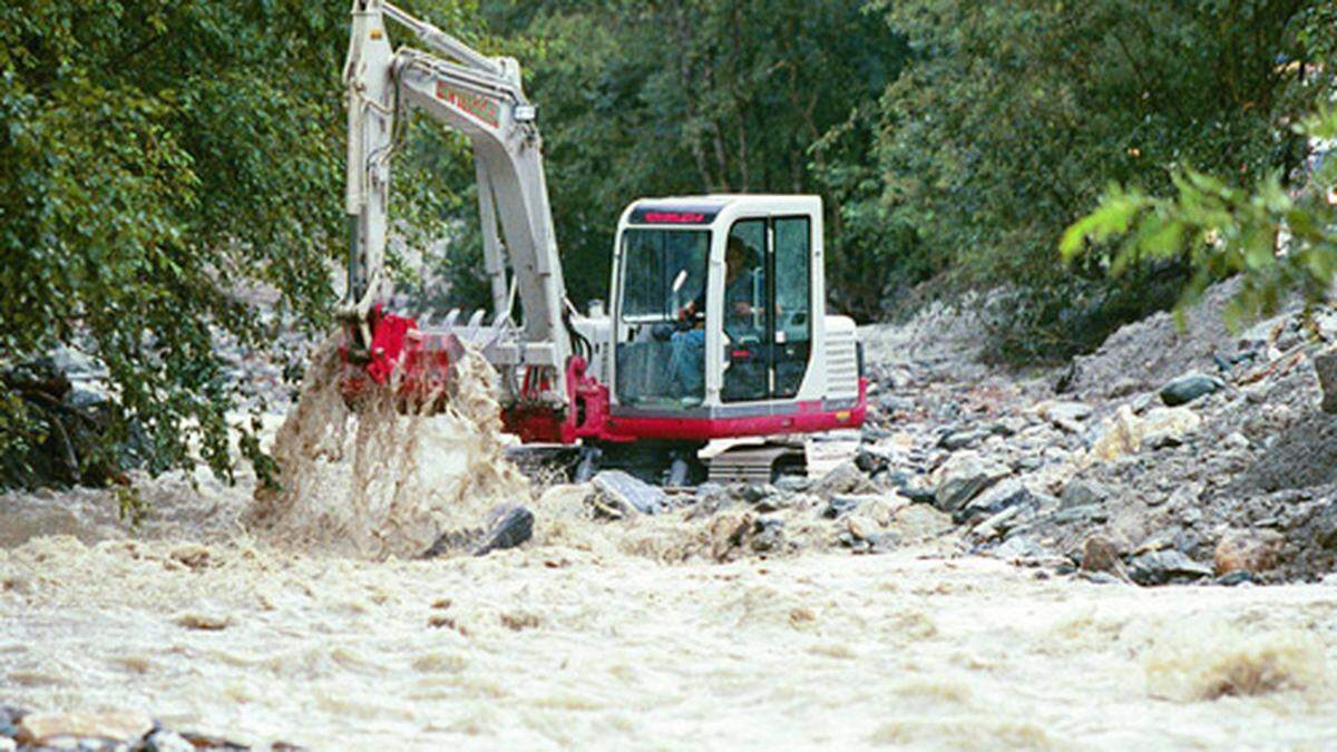 Ein Bagger der Marke Takeuchi wurde in Dobl gestohlen