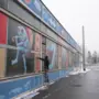 Die beiden Künstler Florian Perl (Seas) und Gernot Passath malten in der Daungasse ein riesiges Meeres-Wandbild