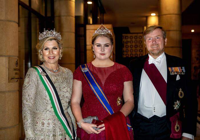 Das niederländische Königspaar mit Prinzessin Amalia