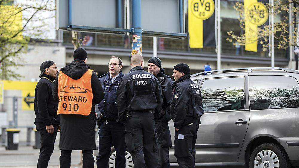 Muss der Verband der Deutschen Fußball Liga (DFL) für Polizeikosten aufkommen?