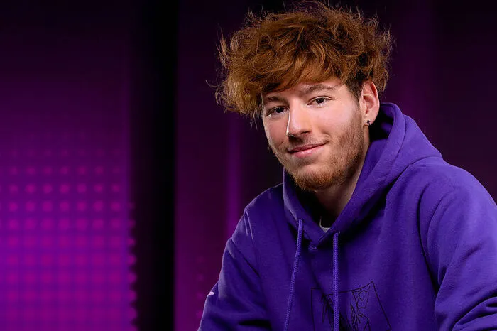 Tobias Hirsch: Der 19-jährige Zivildiener stammt aus Birkfeld in der Steiermark. Er holte sich ein "Star-Ticket" für das Semifinale.