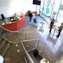 Hell und offen: Der Empfangsraum mit Service-Centerfür Kunden, Abonnenten und interessierte Besucher