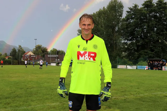 Die Feldkirchner Tormannlegende Wolfgang Knaller konnte einen schönen Regenbogen bewundern.