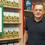 Morawa-Filialleiter Reinhold Rollinger mit Preitler-Büchern