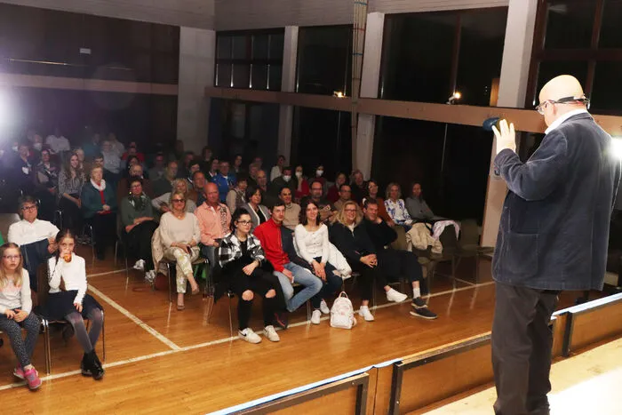 Peter Kowal von Kabarettgruppe "Heckmeck"' brachte die Besucher zum Lachen!