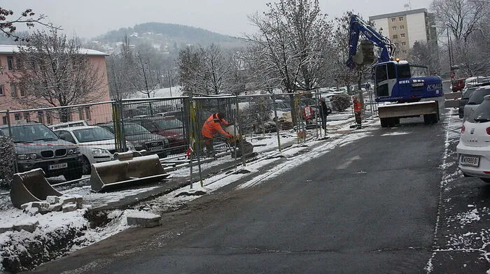 Derzeit wird auf dem Parkplatz neben dem AMS in Wolfsberg noch gearbeitet