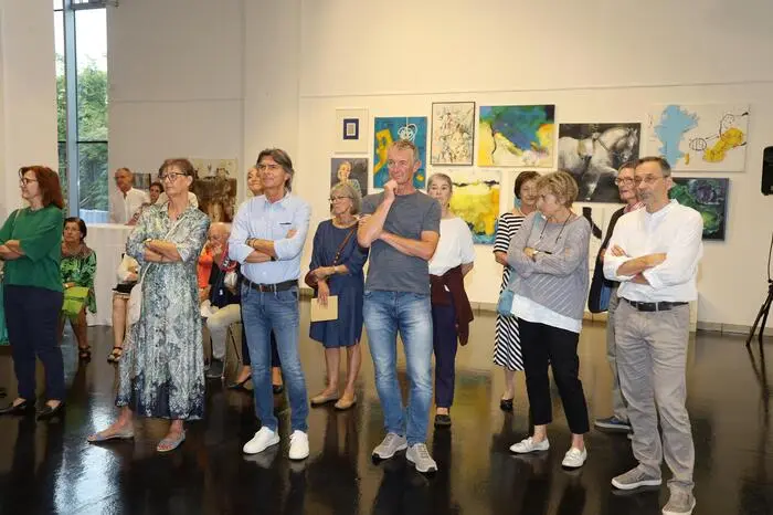 Zu sehen sind die Werke der  Künstlerinnen Roswitha Dautermann, Karin Groll, Anja Gether, Charlotte Kleindienst, Herta Haas, Karin Scheucher, Zsuzsanna Szula und den bereits verstorbenen Künstlerinnen Maria Jungwirth und Cleo Hammer-Purgstall
