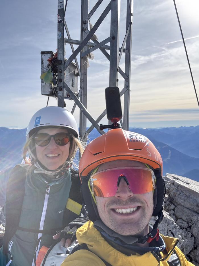 Linda Hudl und Lorenz Schrempf am Gipfel des Dachsteins