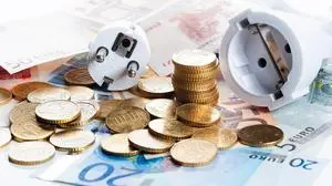 Mit Jahresanfang tritt die Regelung in Kraft, wonach Energieversorger sinkende Strompreise innerhalb von sechs Monaten an Kunden weitergeben müssen