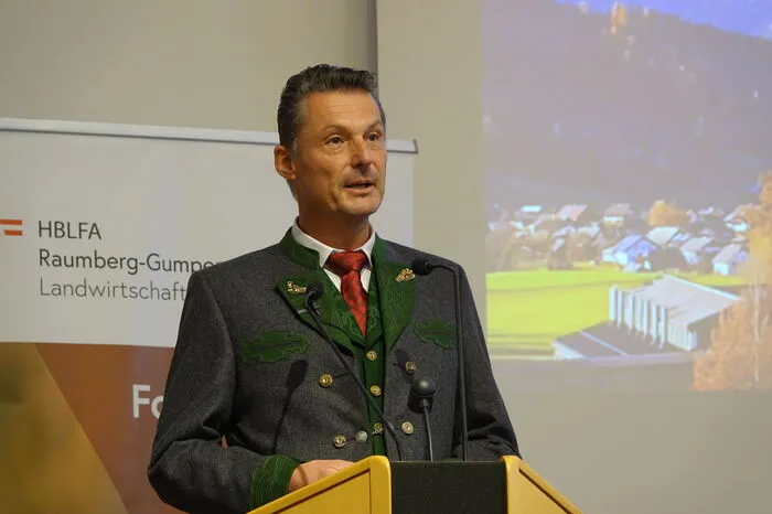 Direktor Johann Gasteiner bei seiner Ansprache