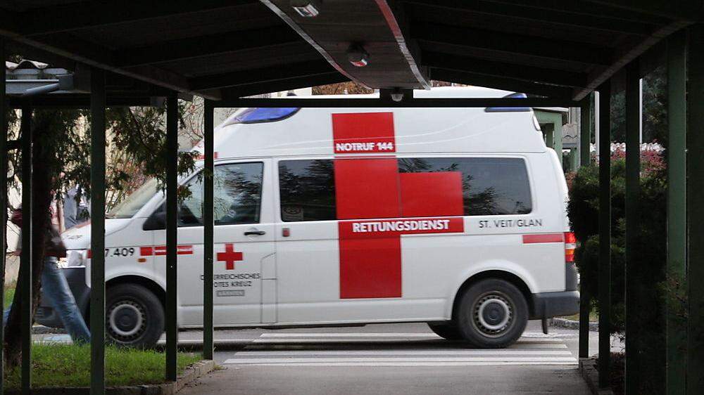 Die Verletzten wurden ins Klinikum und ins Unfallkrankenhaus eingeliefert (Symbolbild)