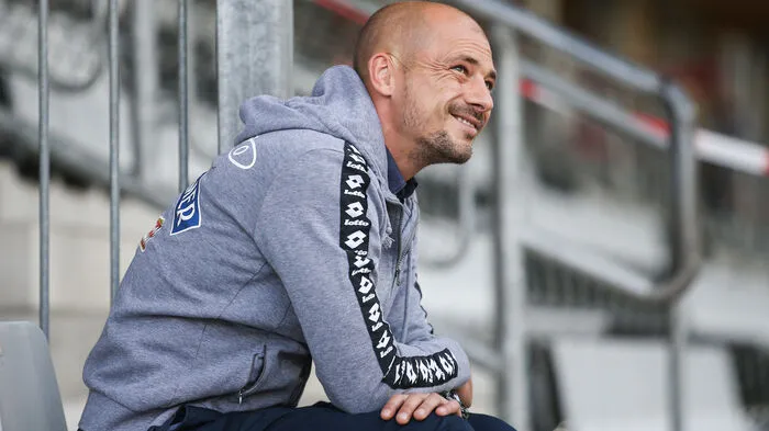 Klicken Sie sich durch die besten Bilder von Nestor El Maestro während seiner Zeit bei den Grazern ...