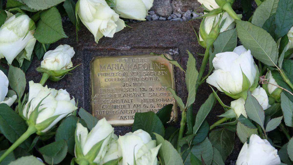 Stolperstein für Prinzessin Maria Karoline von Sachsen-Coburg und Gotha vor dem Schladminger Rathaus