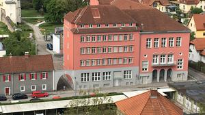 Das Brucker Kulturhaus, vom Schlossberg aus betrachtet