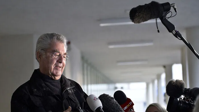 Fischer bei der Stimmabgabe